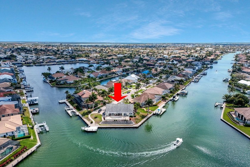 Exceptional opportunity to build your dream home in the heart of - Beach Home for sale in Marco Island, Florida on Beachhouse.com