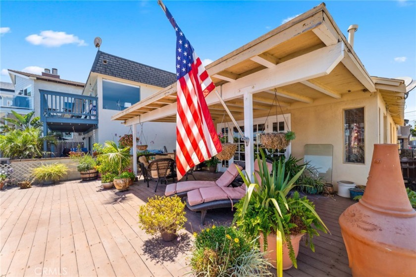 Welcome to 16920 Park Avenue. Location, location location! Here - Beach Home for sale in Sunset Beach, California on Beachhouse.com