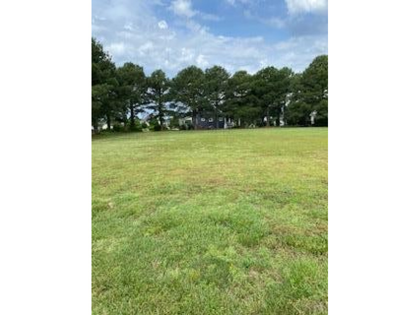 Lovely home site in Signature Village. Priced to sell. Live in - Beach Lot for sale in Cape Charles, Virginia on Beachhouse.com