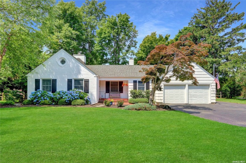 Beautiful South Amityville !  Charming Ranch on oversized - Beach Home for sale in Amityville, New York on Beachhouse.com