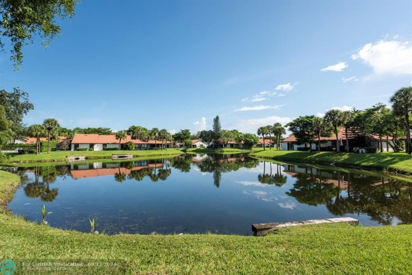 Spectacular 2/2 villa with a one car garage in the popular - Beach Condo for sale in Tamarac, Florida on Beachhouse.com