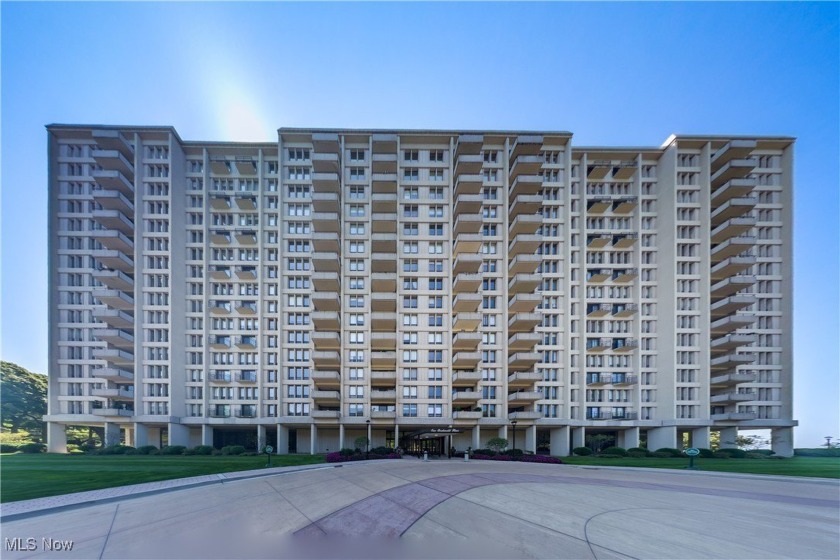 Experience the perfect blend of sophistication and comfort in - Beach Condo for sale in Bratenahl, Ohio on Beachhouse.com