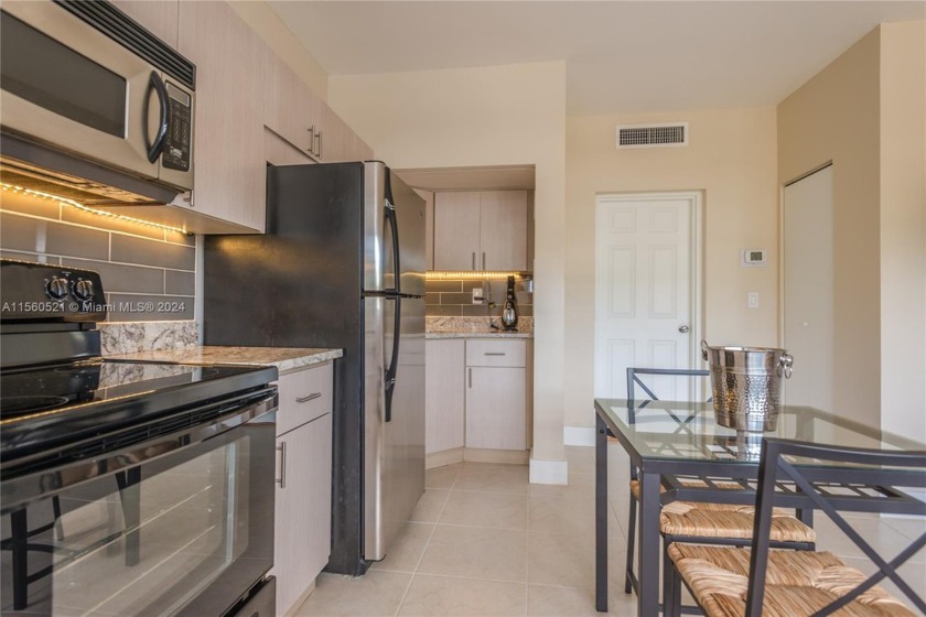 FULL UPDATED UNIT  - 1 BED/ 1 BATH. 464 Sq Ft. Only few units - Beach Condo for sale in Hallandale Beach, Florida on Beachhouse.com