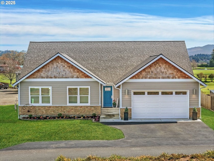 Welcome back to the classiest home on the block with refreshed - Beach Home for sale in Astoria, Oregon on Beachhouse.com