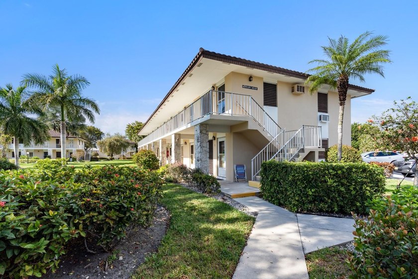 Welcome to Aquarius unit M3, a charming efficiency condominium - Beach Condo for sale in Marco Island, Florida on Beachhouse.com
