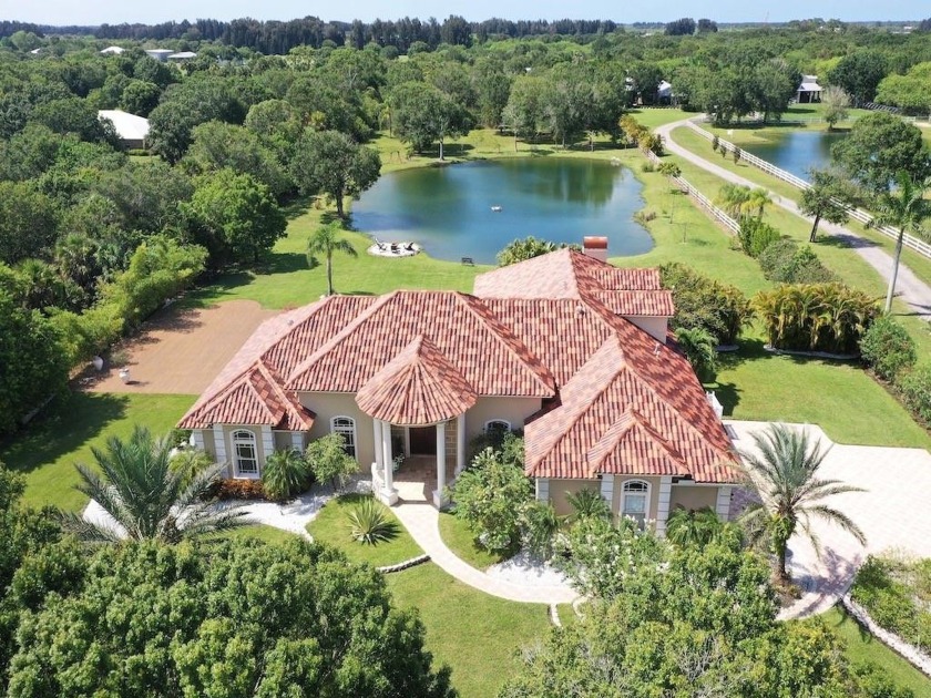 Magnificent country estate! Gorgeous master suite offers pass - Beach Home for sale in Vero Beach, Florida on Beachhouse.com