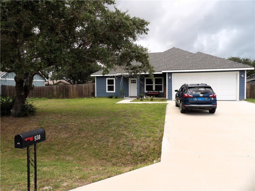 Discover coastal living at its finest in this beautiful - Beach Home for sale in Rockport, Texas on Beachhouse.com