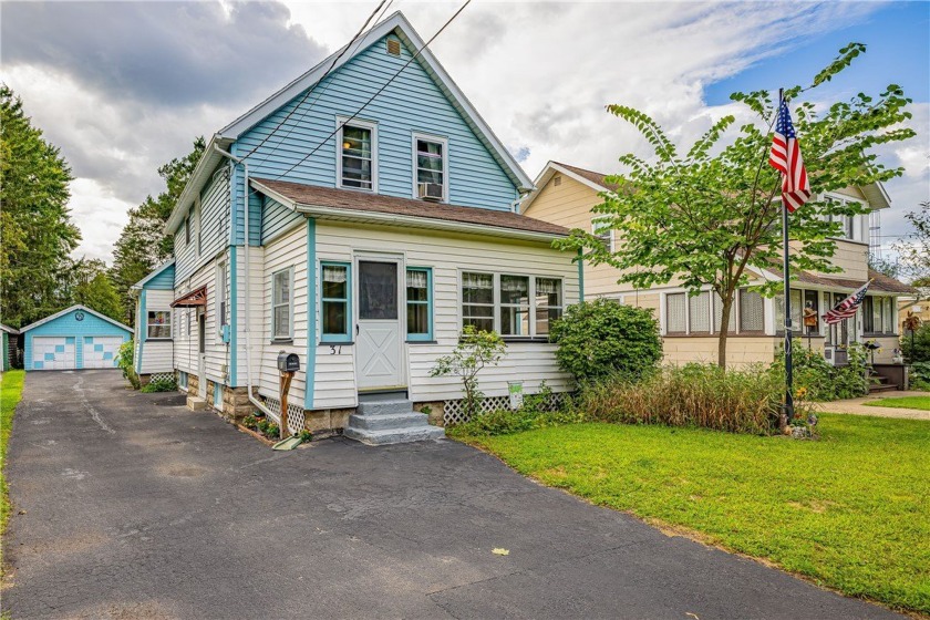 THIS HOUSE IS SO CHARMING...A LITTLE OLD, A LITTLE NEW!  3 - Beach Home for sale in Irondequoit, New York on Beachhouse.com