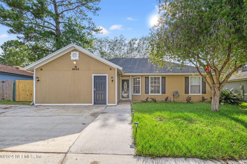 Introducing a beautifully renovated four-bedroom, three-bathroom - Beach Home for sale in Jacksonville, Florida on Beachhouse.com