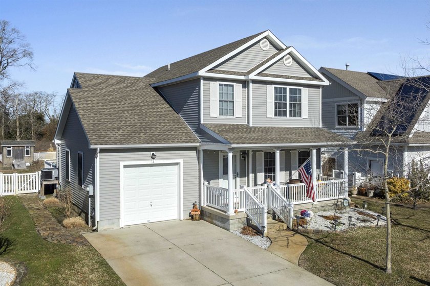 Enjoy the coastal lifestyle just down the street from the - Beach Home for sale in Del Haven, New Jersey on Beachhouse.com