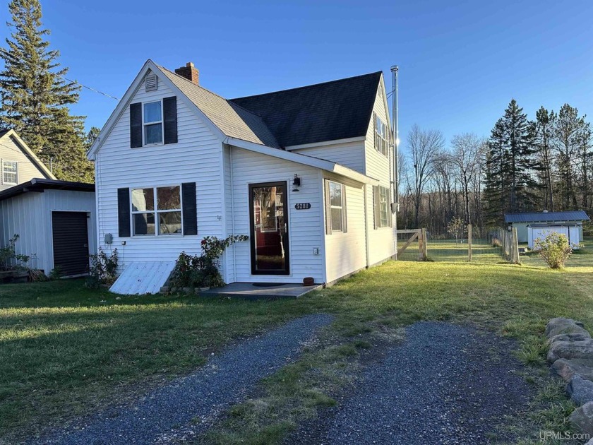 Sweet and cozy 3 bedroom, 1 bath home with some great updates - Beach Home for sale in Ironwood, Michigan on Beachhouse.com