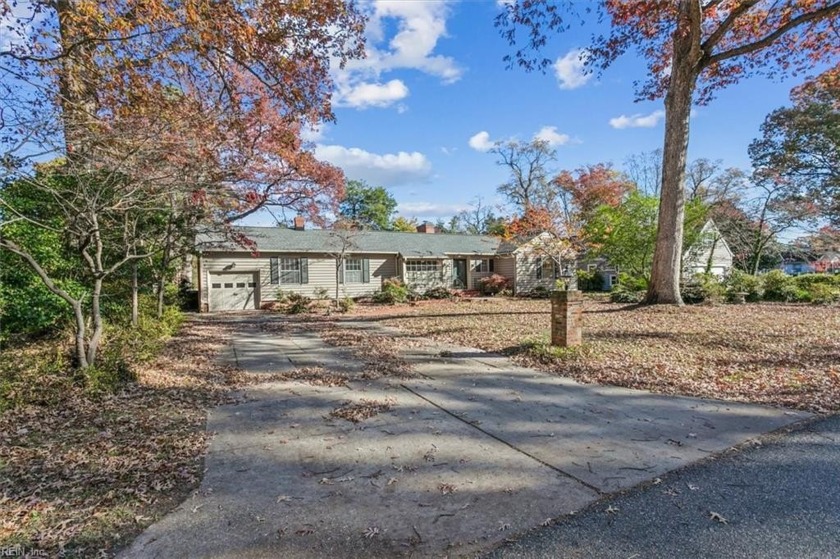 Location! Location! Location! This 3-bedroom sprawling rancher - Beach Home for sale in Newport News, Virginia on Beachhouse.com