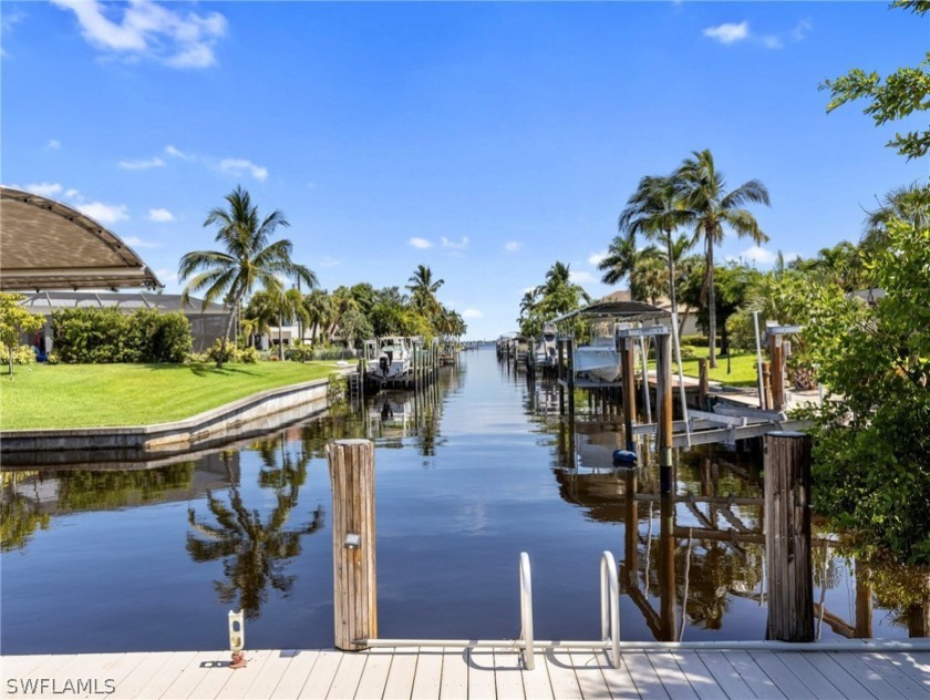 Fantastic Iona location for this 3 bedroom, 2 bath, direct Gulf - Beach Home for sale in Fort Myers, Florida on Beachhouse.com