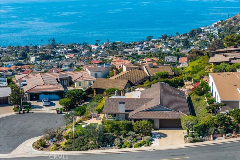 Single-Level home in Monarch Bay Terrace that combines wide - Beach Home for sale in Dana Point, California on Beachhouse.com