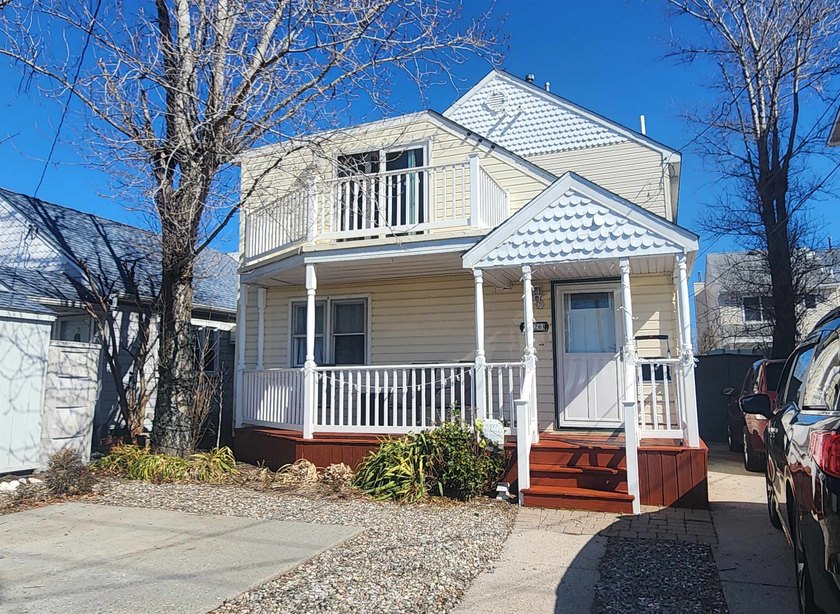 Looking for that classic Shore cottage without the gigantic - Beach Home for sale in North Wildwood, New Jersey on Beachhouse.com