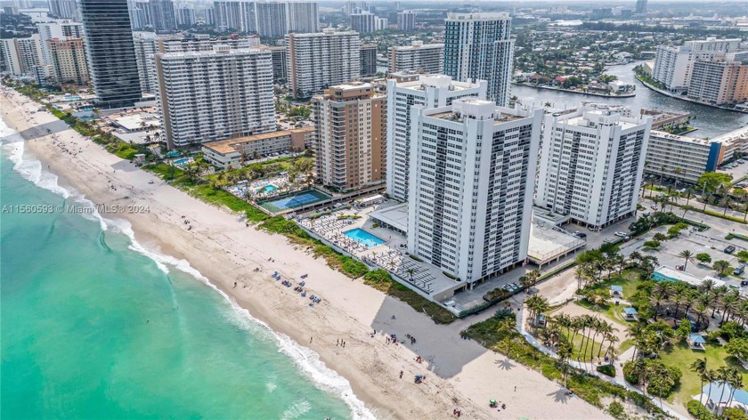 La Mer condo directly on the ocean offers the discerning owner - Beach Condo for sale in Hallandale Beach, Florida on Beachhouse.com