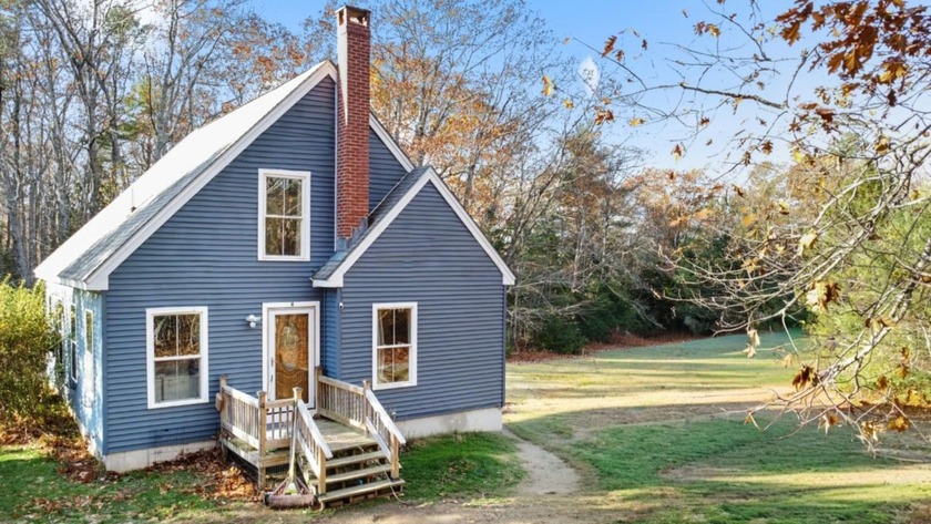 Charming and well-maintained 2-bedroom, 2-bath Cape with a - Beach Home for sale in Surry, Maine on Beachhouse.com
