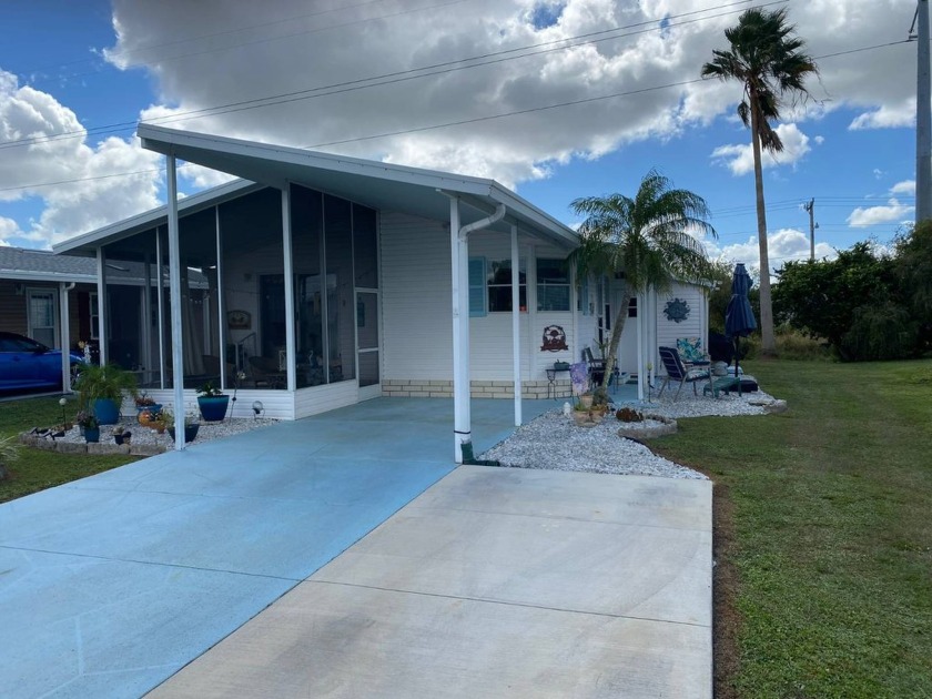 Larger lot with two lanais and extended driveway on a cul de sac - Beach Home for sale in North Fort Myers, Florida on Beachhouse.com