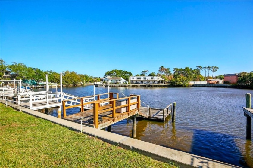 WATERFRONT VILLA with PRIVATE DOCK and GULF ACCESS - A Boater's - Beach Condo for sale in Palm Harbor, Florida on Beachhouse.com