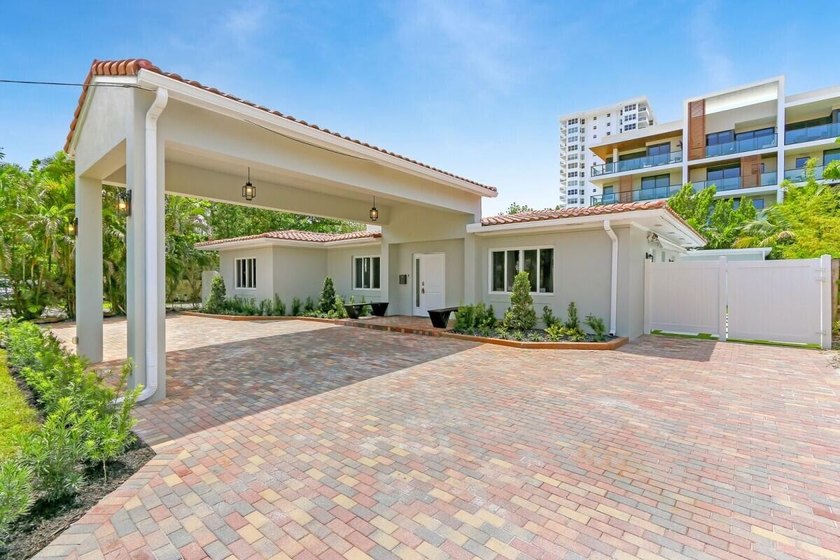 Fourth bedroom is a detached guest house/suite and does not - Beach Home for sale in Fort Lauderdale, Florida on Beachhouse.com