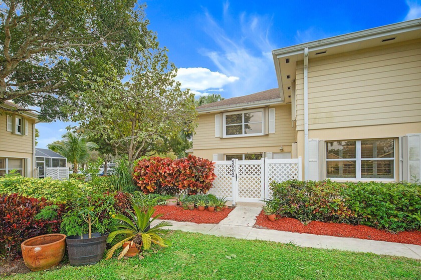 Lovingly maintained, move-in ready, courtyard style townhome on - Beach Townhome/Townhouse for sale in Boynton Beach, Florida on Beachhouse.com