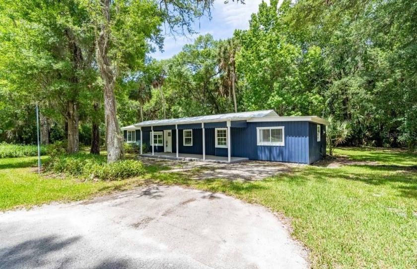 Short Sale. Charming 3 bed, 2 bath ranch-style home situated on - Beach Home for sale in Homosassa, Florida on Beachhouse.com