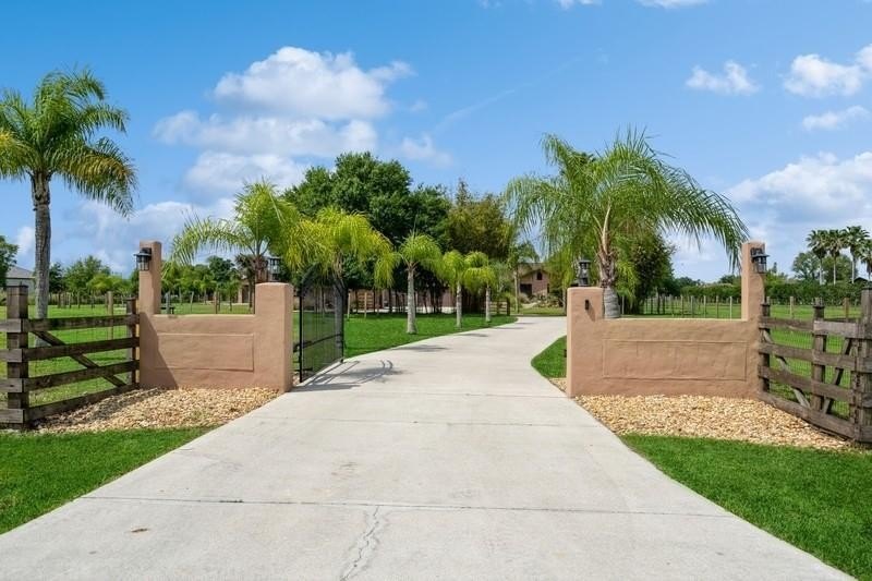 Discover the ideal blend of refined living and peaceful country - Beach Home for sale in Fort Myers, Florida on Beachhouse.com
