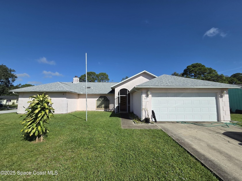 Take a look at this 3 bedroom, 2 bath home in NW Palm Bay. Home - Beach Home for sale in Palm Bay, Florida on Beachhouse.com