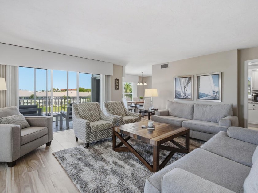 SUPER CLOSE TO THE BEACH! DOCK! 3 BEDROOMS! Beautifully - Beach Condo for sale in Marco Island, Florida on Beachhouse.com