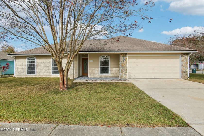 Lakefront 4 bedroom/2 bath home with 5th BR or dedicated - Beach Home for sale in Jacksonville, Florida on Beachhouse.com