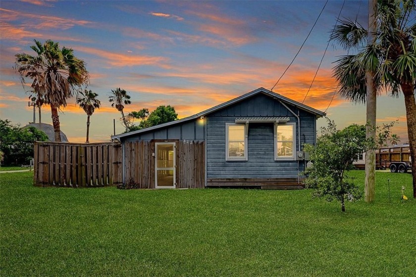 THE POSSIBILITIES are endless at 322 Tarrant! Located in the - Beach Home for sale in Port Aransas, Texas on Beachhouse.com