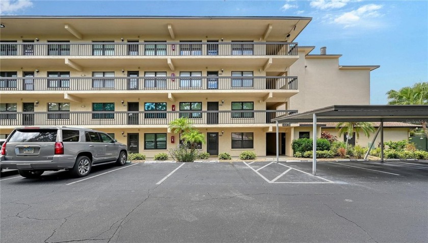 Welcome Home to this lovely, well-maintained first floor condo - Beach Condo for sale in Bradenton, Florida on Beachhouse.com