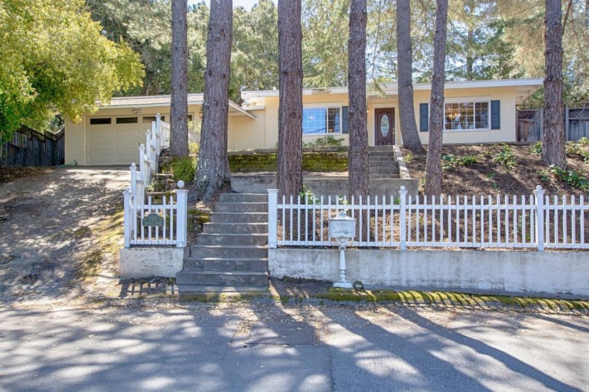 Welcome to this enchanting 3-bedroom, 1-bathroom single-level - Beach Home for sale in Scotts Valley, California on Beachhouse.com