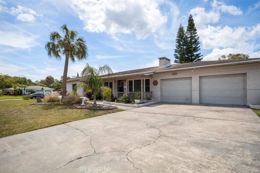 Add your creative touches to this 3 Bedroom 2.5 Bath Home with - Beach Home for sale in Clearwater, Florida on Beachhouse.com