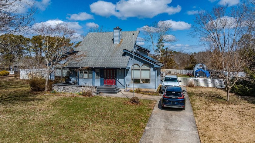 Welcome to your own private RETREAT! This FANTASTIC 5 bedroom, 3 - Beach Home for sale in Cape May Court House, New Jersey on Beachhouse.com