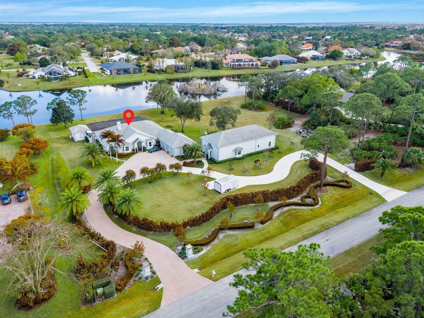 Custom Estate lakefront home in PGA Village. Experience refined - Beach Home for sale in Port Saint Lucie, Florida on Beachhouse.com