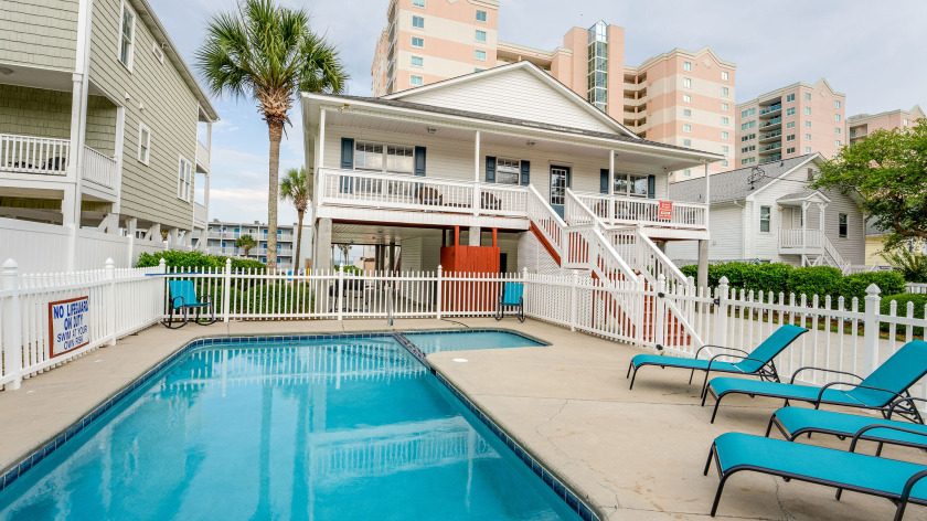 Sleeps 16, Private Pool, 1 Street From The Beach + Free - Beach Vacation Rentals in North Myrtle Beach, South Carolina on Beachhouse.com