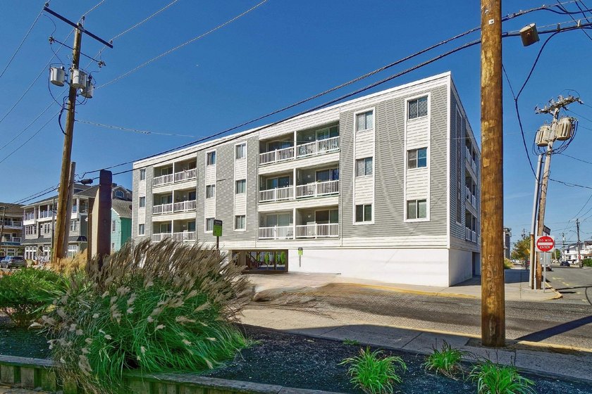 Beautiful, upgraded condo!  Perfect get away right across the - Beach Condo for sale in Sea Isle City, New Jersey on Beachhouse.com