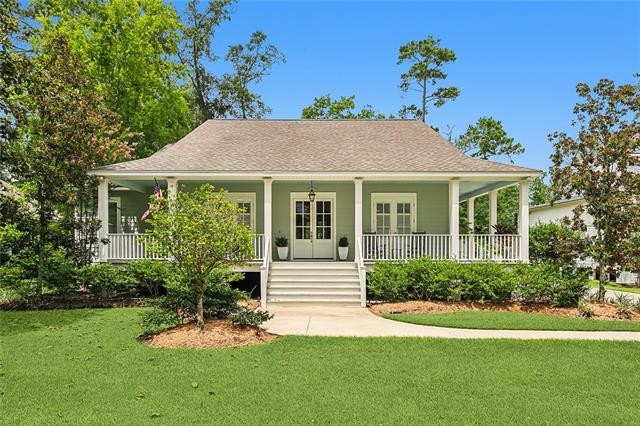 Dreamy home, perfectly perched in vibrant Old Mandeville. This - Beach Home for sale in Mandeville, Louisiana on Beachhouse.com