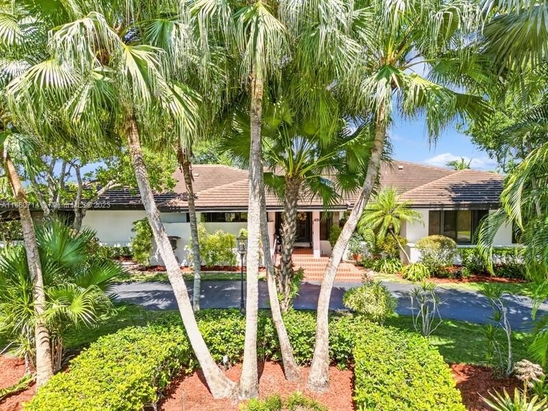 Historic* Old Cutler Road leads you to Hammock Oaks Harbor, a - Beach Home for sale in Coral Gables, Florida on Beachhouse.com