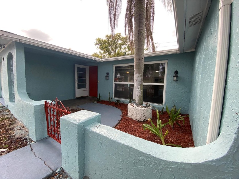 Don't miss out on this 3 bedroom 2 bath home just 2.5 MILES FROM - Beach Home for sale in Holiday, Florida on Beachhouse.com
