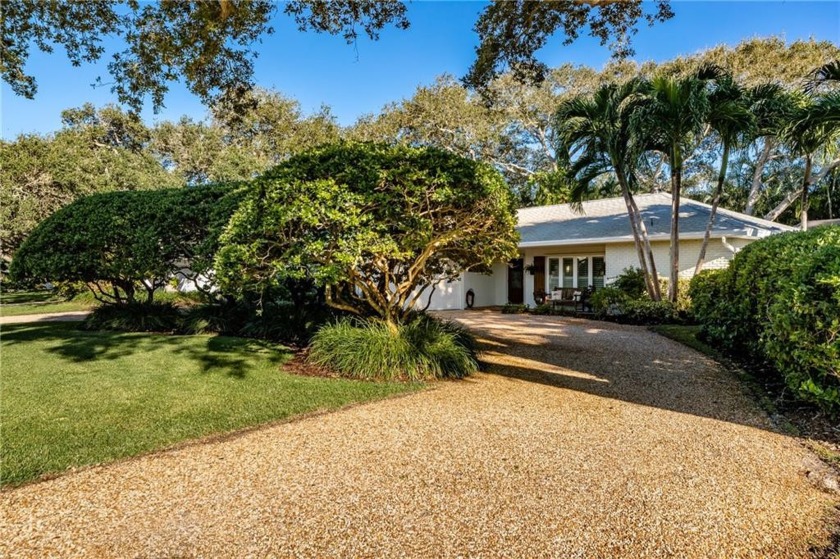 Fabulous remodel with a British West Indies flair! Inviting open - Beach Home for sale in Vero Beach, Florida on Beachhouse.com