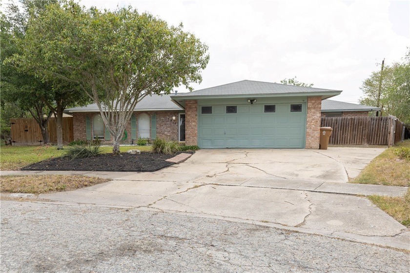 Welcome to your dream home in Calallen ISD! This well-maintained - Beach Home for sale in Corpus Christi, Texas on Beachhouse.com