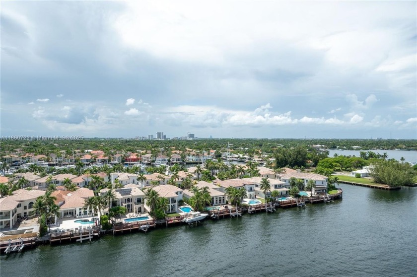 Welcome to Trafalgar Towers Condo, located directly on the - Beach Condo for sale in Hollywood, Florida on Beachhouse.com