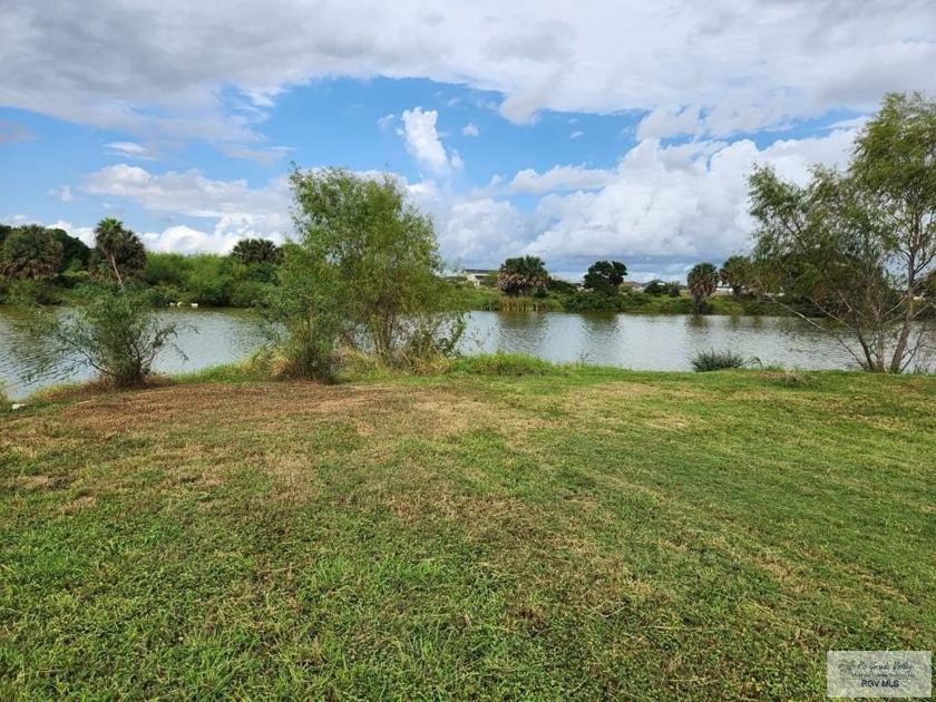 LAND WITH BEAUTIFUL RESACA IN AN AREA NEAR THE PORT OF - Beach Lot for sale in Brownsville, Texas on Beachhouse.com