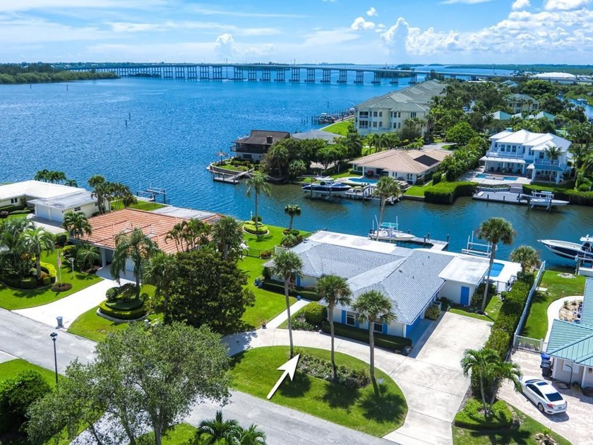 Beautifully renovated waterfront home in Vero Isles. High-end - Beach Home for sale in Vero Beach, Florida on Beachhouse.com