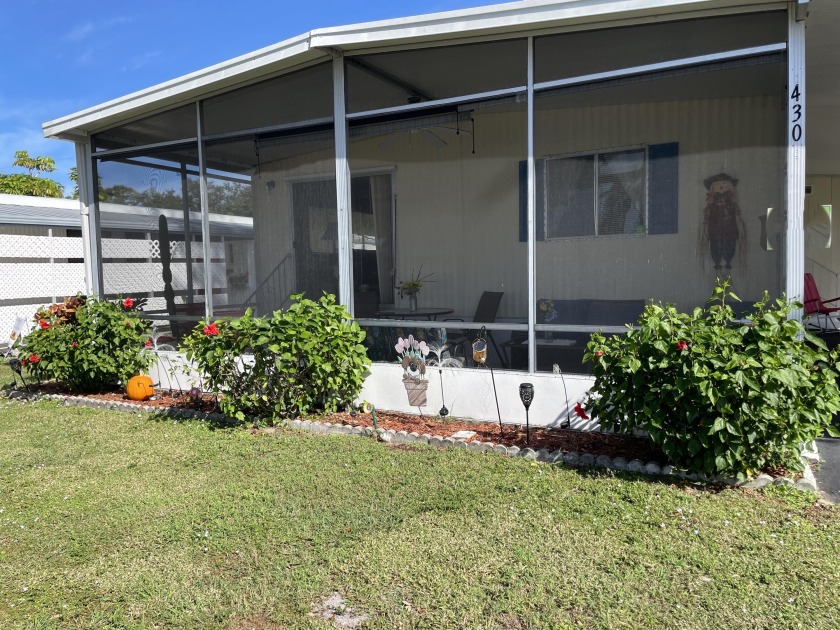 Don't miss this one!  Insurable mobile home with many upgrades - Beach Home for sale in Fort Pierce, Florida on Beachhouse.com