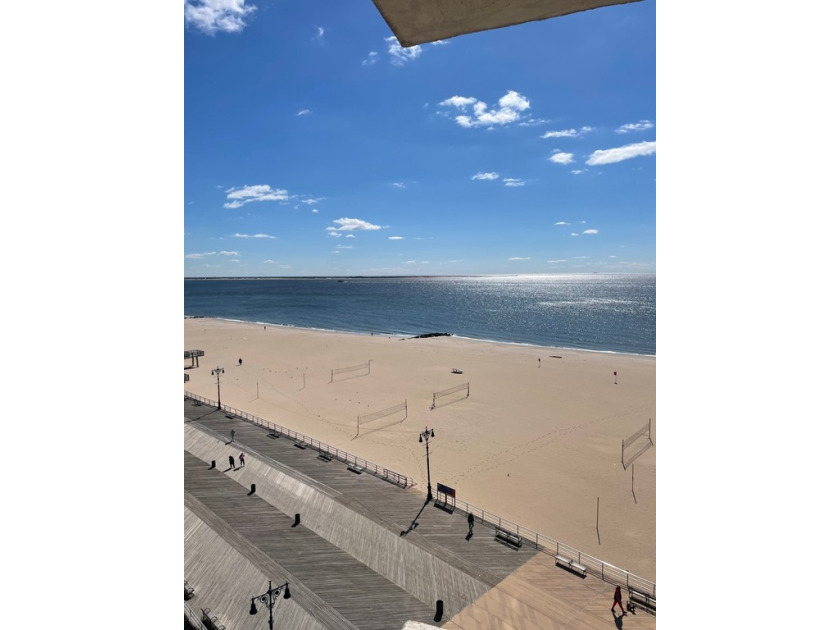 The best line in this luxury coop ! 2 bedroom/2 full bathroom - Beach Apartment for sale in Brooklyn, New York on Beachhouse.com