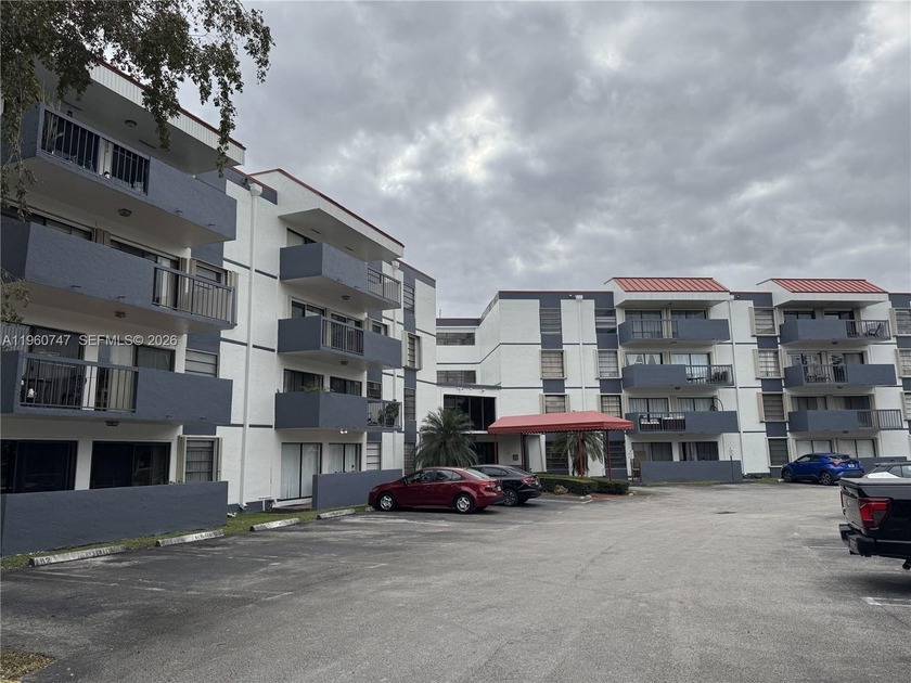 Move in ready and spacious 2 bedroom, 2 bath home featuring - Beach Condo for sale in Miami, Florida on Beachhouse.com