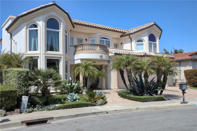 Welcome to this stunning oceanfront retreat perched on the - Beach Home for sale in Pismo Beach, California on Beachhouse.com